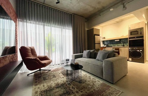 Al Aqiq Apartment | C Living - Premium 3 Bedroom with Large Windows