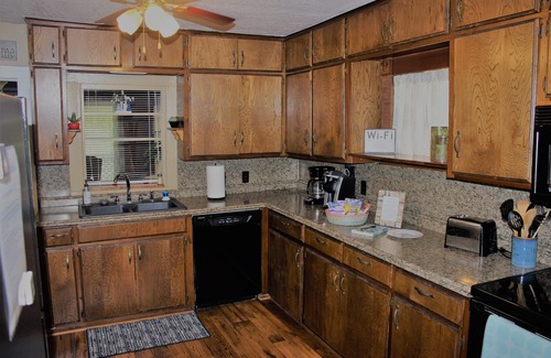 Kingston Cabin | C Street Cabin - Soldier Creek/Marina Del Ray, Lake Texoma