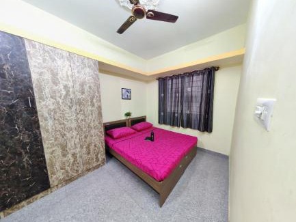 Mahadevapura Hotel | C Suites - Carolina