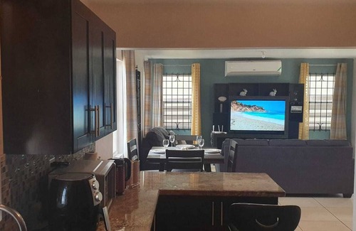 Portmore Villa | C-Vue Villa (Pool AC Gated Sea Front)