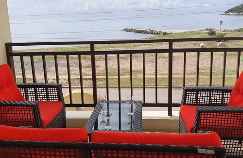 Portmore Villa | C-Vue Villa (Pool AC Gated Sea Front)
