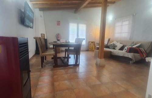 Los Corrales de Buelna House | C02A01 Acogedora casa vacacional