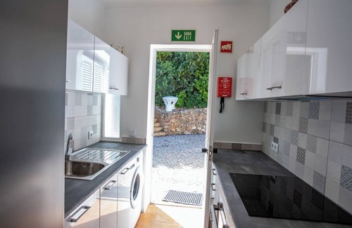 Mato Serrao Ski Chalet | C28 Q.P Amazing house nested in the heart of Carvoeiro!