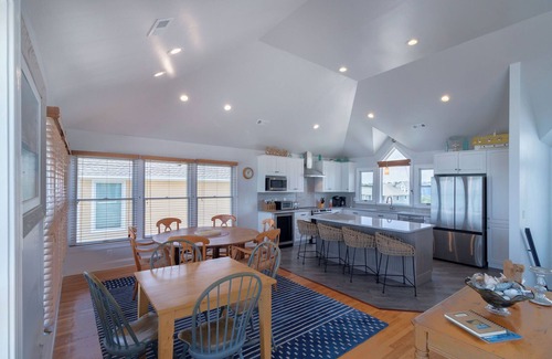 Corolla House | C5059 Oceanfront, discounted pool heat (full weeks only), pets