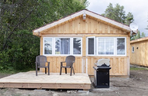 Timiskaming District Cabin | C8 - Cozy Lakefront Cottage in Temiskaming Shores
