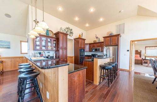 Carova Beach House | C9038 Time Fades Away. Wild Horses, 4X4 Area, Pool, Hot Tub! Winter Weeks Now