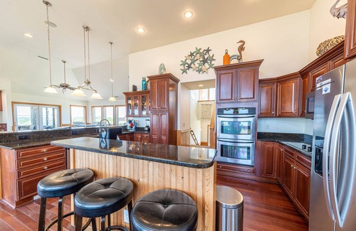 Carova Beach House | C9038 Time Fades Away. Wild Horses, 4X4 Area, Pool, Hot Tub! Winter Weeks Now