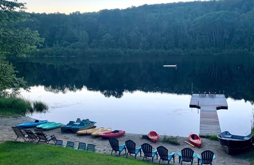 Ferme-Neuve Apartment | Unit B - 2 Bedrooms Private/Beachfront/Kayaks,/Starlink Internet