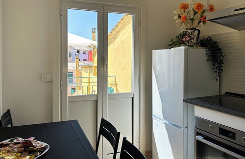 Vernazza Apartment | Ca' Bea with AC and Terrace
