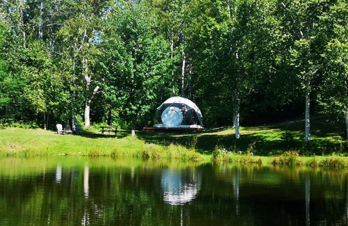 Notre-Dame-Auxiliatrice-de-Buckland Cabin | Unique dome experience: comfort, kitchen, lake, campfire. Open mid-May to Octobe