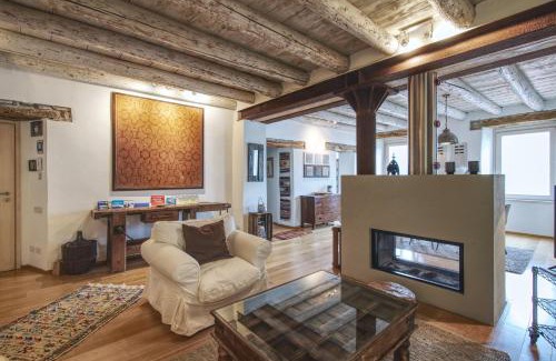 Moltrasio Apartment | Ca Sbrisiga in Moltrasio by Halldis