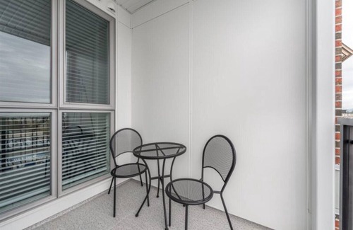 Downtown Victoria Condo | Be the dapper cityzen in Cityzen