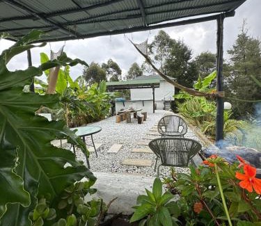 Guarne House | Cabaña Blanca Guarne cerca a Metrocable ARVI