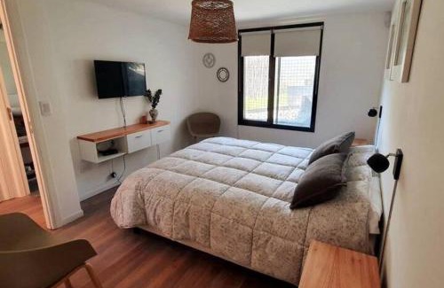 Golondrinas Ski Chalet | Cabaña con sonido y vista de arroyo