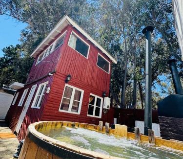 Isla Negra House | Cabaña con Tinaja Caliente, Quincho y Pet Friendly