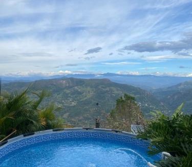 Utica House | Cabaña el mirador del aguila