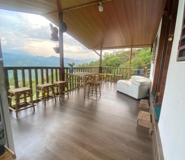 Utica House | Cabaña el mirador del aguila