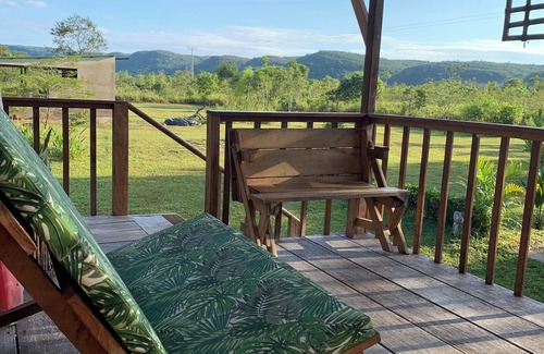 La Macarena Cabin | Cabaña El Nido: family comfort next to Caño Cristales + chef at your disposal.