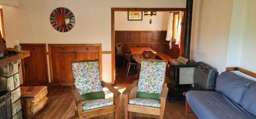 Villa Traful Ski Chalet | Cabaña en Traful, hermoso parque, parrilla e internet STARLINK