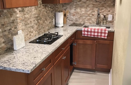 Town N County Park Apartment | Cabaña in the bay