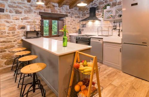 San Pedro del Romeral Ski Chalet | Cabaña Pasiega El Ojal