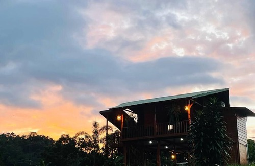 Valle Azul Cabin | Cabaña Rodeada de Naturaleza, Ideal Para Parejas, Cerca de Lugares Turisticos