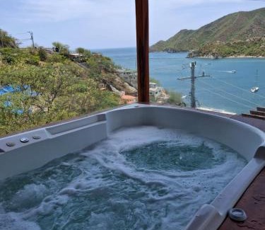 Taganga Apartment | Cabañas Annapurna - jacuzzi privado con espectacular vista