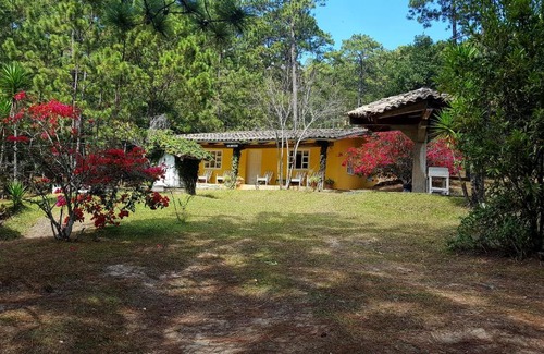 La Esperanza Hotel | Cabañas Bosque llano de la Virgen