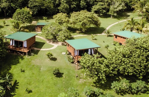 San Ignacio Cabin | Cabana 1 -Modern amenities cabin, on the banks of the Belize River