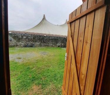 Praia da Armacao do Itapocoroi House | Cabana 7 com Ar condicionado e area de cozinha e banheiro compartilhado a 10 minutos do Parque Beto Carrero