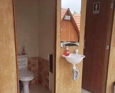 Praia da Armacao do Itapocoroi House | Cabana 7 com Ar condicionado e area de cozinha e banheiro compartilhado a 10 minutos do Parque Beto Carrero