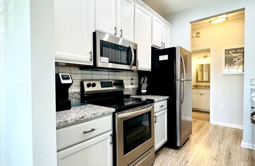 Villages of Five Points Condo | CABANA BEACH CONDO - 1ST FLR - SMALL DOG FRIENDLY - POOLS, TENNIS, TRAILS & MORE