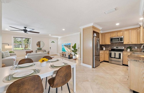 Eastview Manor House | Cabana Breezes, In The Heart Of Jupiter