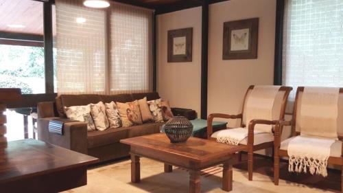 Campos do Jordao House | Cabana em terreno amplo, pet friendly