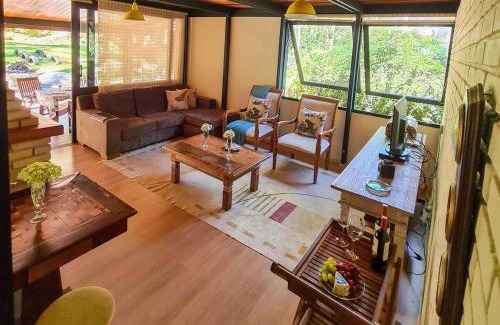 Campos do Jordao House | Cabana em terreno amplo, pet friendly