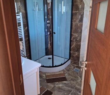 Agapia House | Cabana iris- dotata cu ciubar si sauna