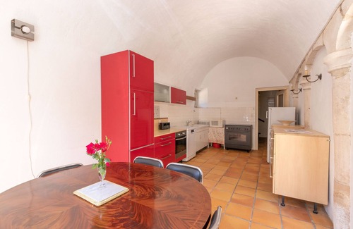 Lugny House | CABANA & Le Gîte du Château - Proche Mâcon