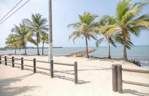 San Antero House | Cabana Mangle Playa Privada