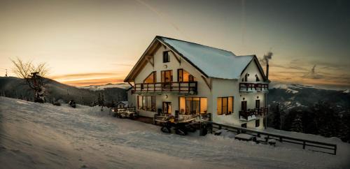 Lupeni House | Cabana Smile Straja