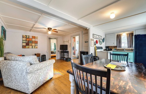 Concan Cottage | 'cabana Sol' Cabin: 4 Mi to Garner State Park