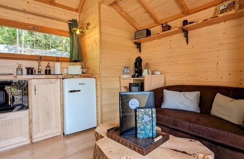 La Bussiere-sur-Ouche Cabin | Cabane du Domaine des Ecus D'or