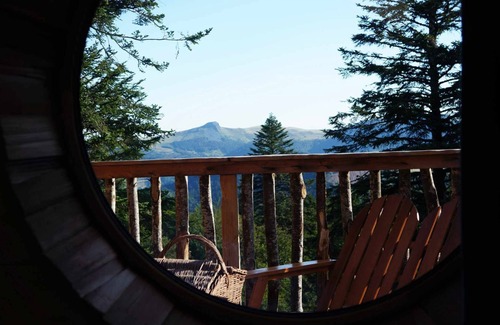La Tour-dʼAuvergne Cabin | Cabane Meïzou Matà tree house