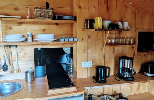 Serrieres-sur-Ain Cabin | Cabanes et Lodges du Belvedere