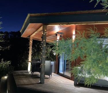 Villarzel-du-Razes Bed & Breakfast | Cabanes Trésors de Campagne,spas privatifs