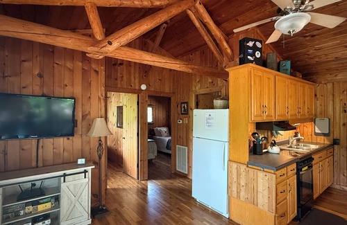 Huddleston House | Cabin 1 at Cedar Key - Perfect lakefront getaway!
