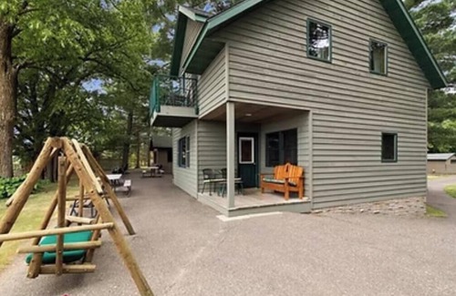 Pine River Apartment | Cabin 1 at Heaths Resort