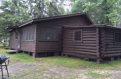 Deer River Cabin | Cabin #1 (Whitetail) Beautiful log cabin situated right on the lake!