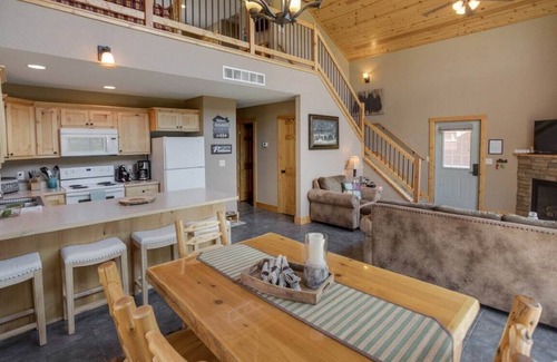 Walker Cabin | Cabin 109 - Open Loft/Modern, Clean, Comfortable