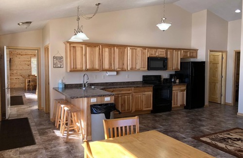 Hines Apartment | Cabin 13 Lakefront Family Resort