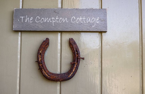 Chedworth Cottage | Cabin ∙ 2 bedrooms ∙ 4 guests